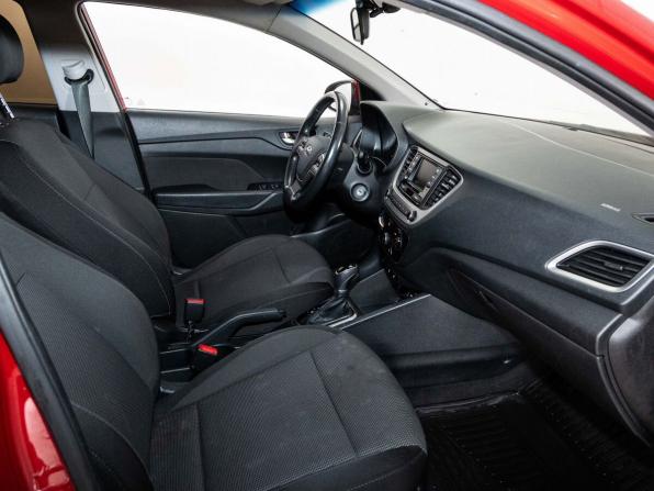 Hyundai Solaris II с пробегом 2018 года, цена 1 220 000 рублей, 131200 км, седан, Автокод Объявления