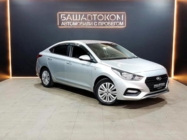 Hyundai Solaris II с пробегом 2017 года, цена 1 030 000 рублей, 123658 км, седан, Автокод Объявления