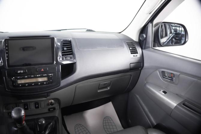 Toyota Hilux VII Рестайлинг с пробегом 2012 года, цена 1 999 000 рублей, 386100 км, offers.body_type.unknown, Автокод Объявления