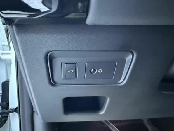 Land Rover Discovery V с пробегом 2018 года, цена 3 390 000 рублей, 168010 км, внедорожник, Автокод Объявления