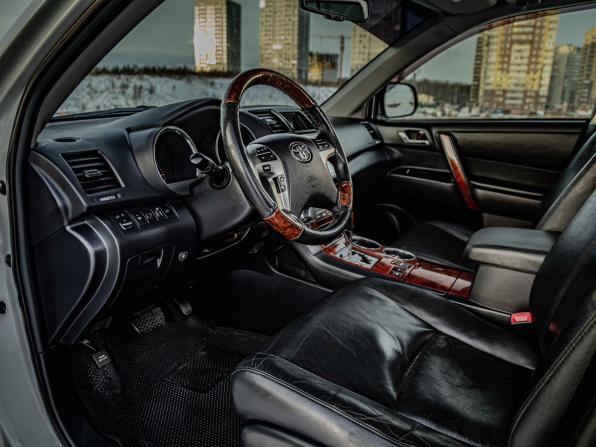 Toyota Highlander II (XU40) Рестайлинг с пробегом 2012 года, цена 2 099 000 рублей, 292282 км, внедорожник, Автокод Объявления