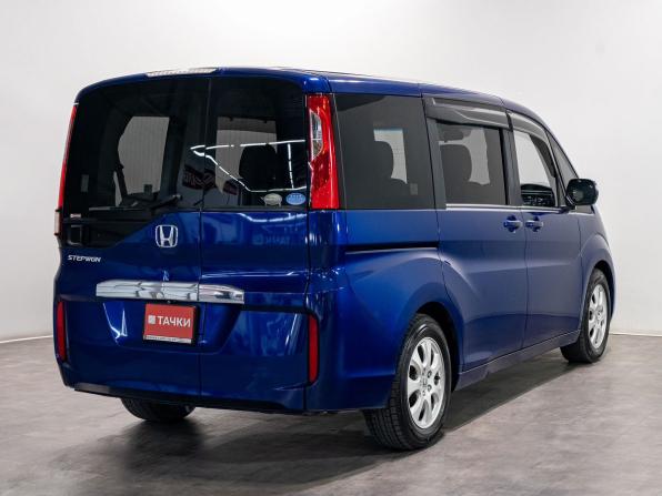 Honda Stepwgn V с пробегом 2015 года, цена 1 850 000 рублей, 102000 км, минивэн, Автокод Объявления