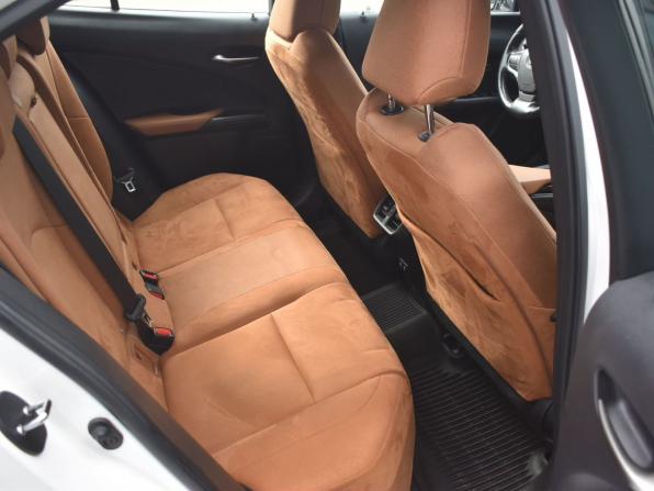 Lexus UX I с пробегом 2019 года, цена 2 720 000 рублей, 36823 км, внедорожник, Автокод Объявления