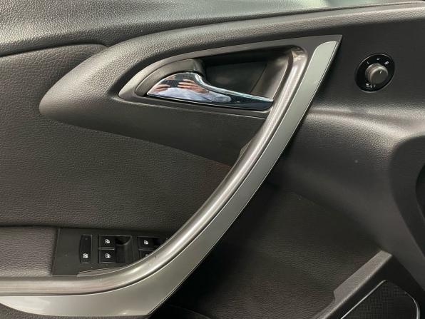 Opel Astra J с пробегом 2011 года, цена 850 000 рублей, 111510 км, хэтчбек, Автокод Объявления