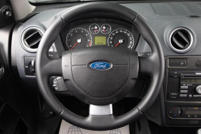 Ford Fusion I Рестайлинг с пробегом 2008 года, цена 619 000 рублей, 165529 км, хэтчбек, Автокод Объявления