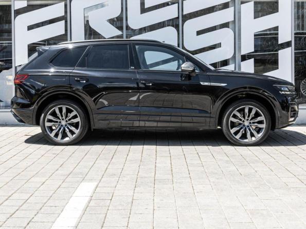 Volkswagen Touareg III с пробегом 2019 года, цена 4 165 000 рублей, 240329 км, внедорожник, Автокод Объявления