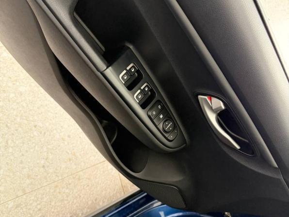 Kia Rio IV Рестайлинг с пробегом 2022 года, цена 1 555 000 рублей, 125882 км, хэтчбек, Автокод Объявления