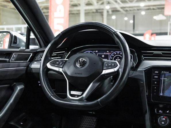 Volkswagen Passat B8 Рестайлинг с пробегом 2019 года, цена 4 039 700 рублей, 92409 км, универсал, Автокод Объявления