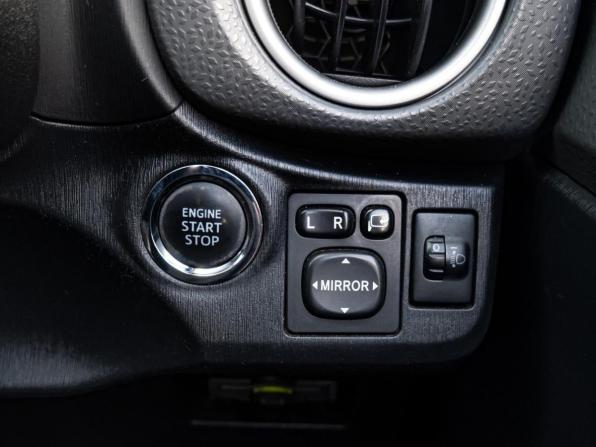 Toyota Vitz III (XP130) с пробегом 2013 года, цена 840 000 рублей, 67122 км, хэтчбек, Автокод Объявления