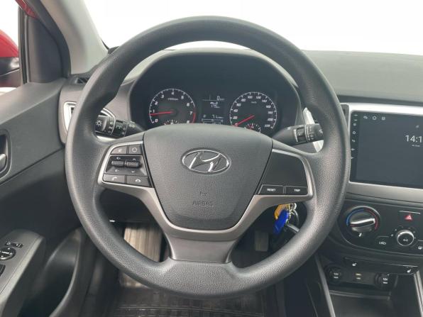 Hyundai Solaris II Рестайлинг с пробегом 2021 года, цена 1 486 700 рублей, 48117 км, седан, Автокод Объявления