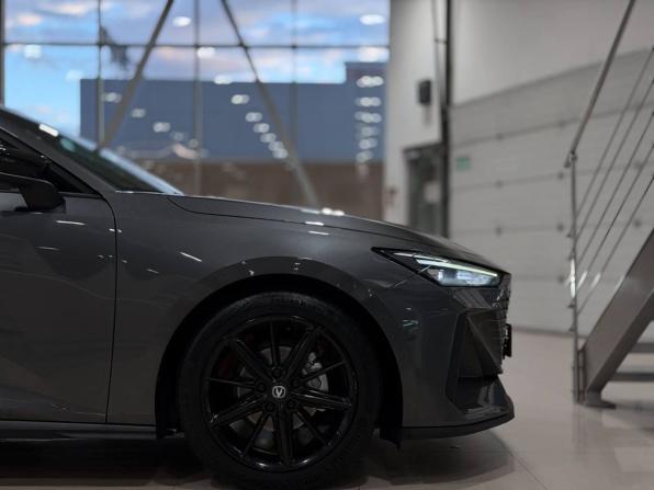Changan UNI-V I с пробегом 2023 года, цена 2 249 900 рублей, 60000 км, лифтбек, Автокод Объявления
