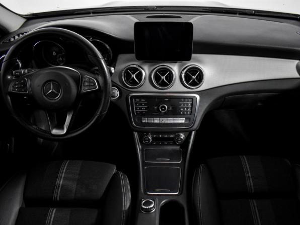 Mercedes-Benz GLA I (X156) Рестайлинг с пробегом 2018 года, цена 2 300 000 рублей, 83426 км, внедорожник, Автокод Объявления