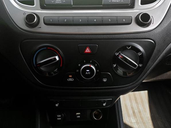 Hyundai Solaris II Рестайлинг с пробегом 2021 года, цена 1 377 000 рублей, 159222 км, седан, Автокод Объявления