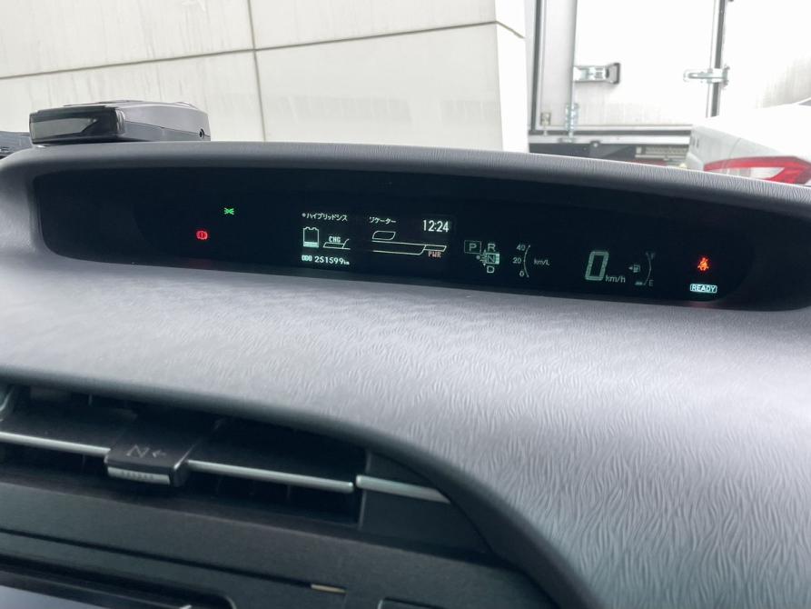 Toyota Prius III (XW30) Екатеринбург  - изображение 19