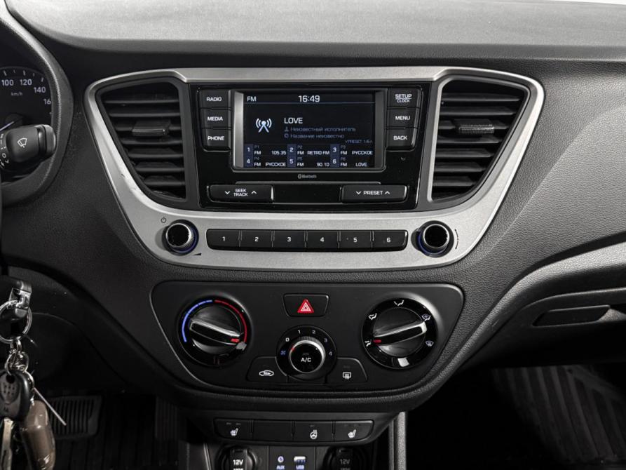 Hyundai Solaris II Санкт-Петербург  - изображение 16