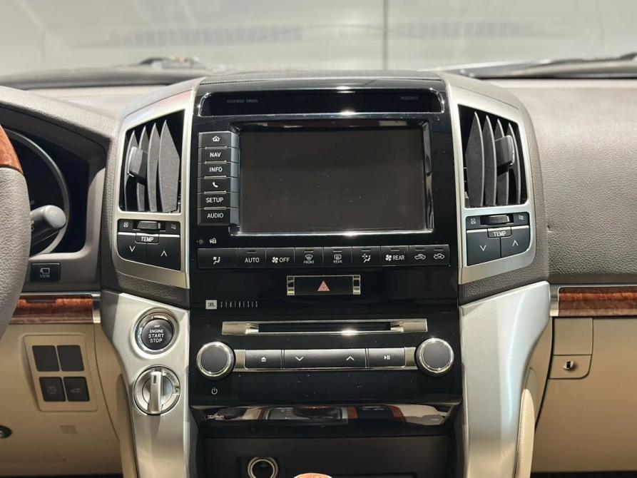 Toyota Land Cruiser 200 Series Рестайлинг 1 Новосибирск  - изображение 14
