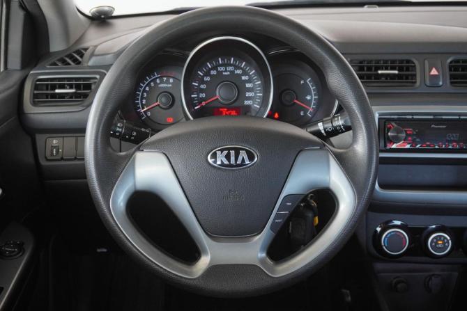 Kia Rio III Рестайлинг с пробегом 2017 года, цена 1 000 000 рублей, 110733 км, седан, Автокод Объявления