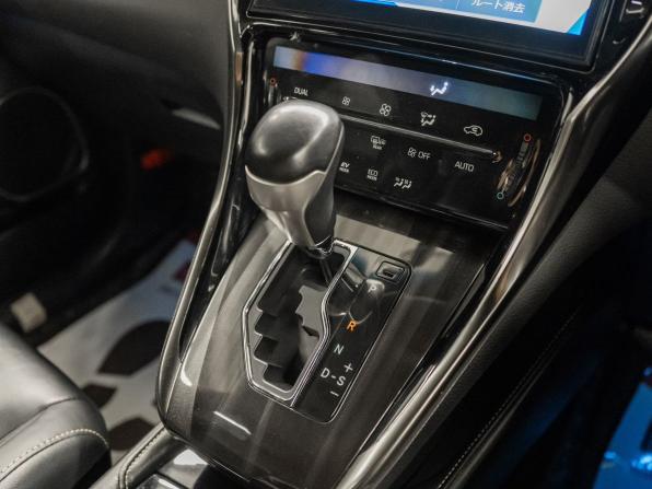Toyota Harrier III (XU60) Рестайлинг с пробегом 2018 года, цена 3 300 000 рублей, 72000 км, внедорожник, Автокод Объявления