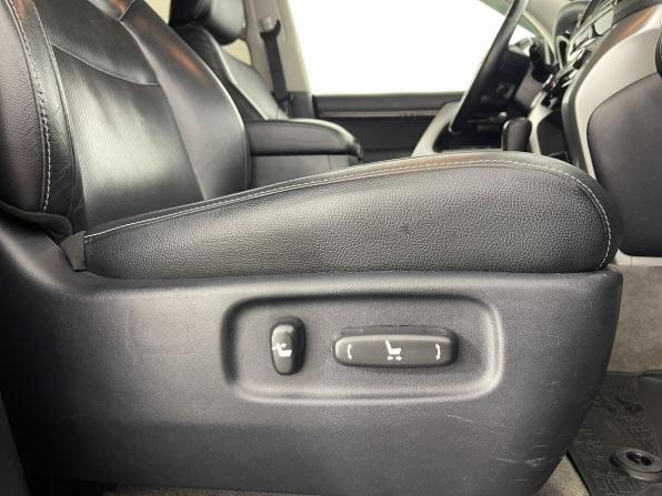 Toyota Land Cruiser 200 Series Рестайлинг 1 с пробегом 2015 года, цена 3 179 000 рублей, 261211 км, внедорожник, Автокод Объявления