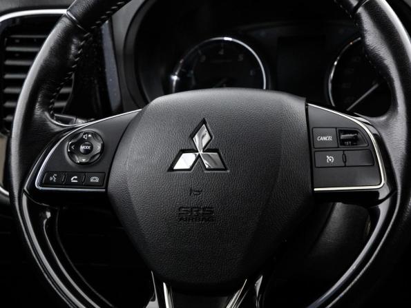 Mitsubishi Outlander III Рестайлинг 3 с пробегом 2020 года, цена 2 499 000 рублей, 81137 км, внедорожник, Автокод Объявления