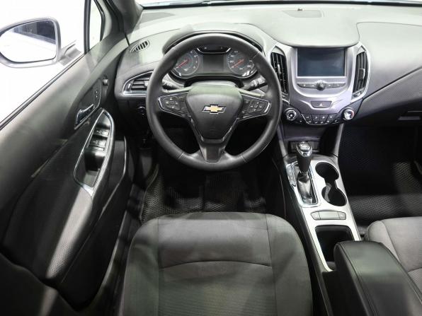 Chevrolet Cruze II Рестайлинг с пробегом 2018 года, цена 1 199 900 рублей, 165000 км, хэтчбек, Автокод Объявления