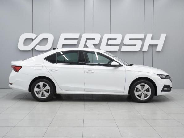 Skoda Octavia IV (A8) с пробегом 2020 года, цена 2 299 000 рублей, 54238 км, лифтбек, Автокод Объявления