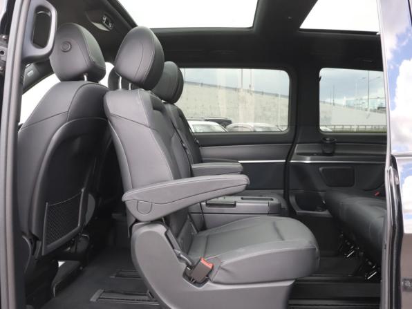 Mercedes-Benz V-Класс III (W447) Рестайлинг с пробегом 2023 года, цена 9 110 940 рублей, 6008 км, минивэн, Автокод Объявления