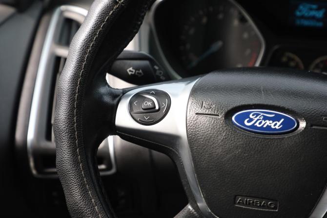 Ford Focus III с пробегом 2013 года, цена 979 000 рублей, 175212 км, седан, Автокод Объявления