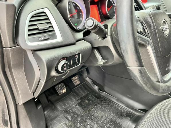 Opel Astra J Рестайлинг с пробегом 2012 года, цена 590 000 рублей, 304265 км, седан, Автокод Объявления