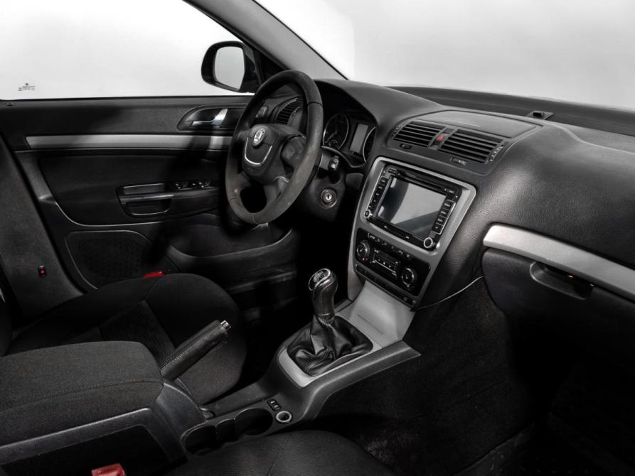 Skoda Octavia II (A5) Рестайлинг Санкт-Петербург  - изображение 13
