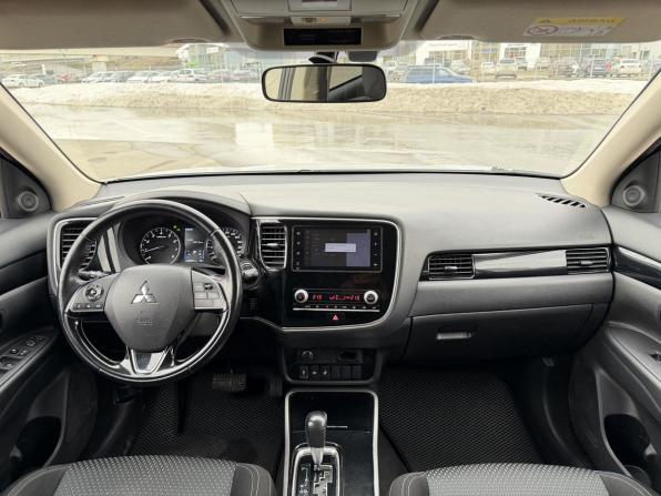 Mitsubishi Outlander III Рестайлинг 3 с пробегом 2020 года, цена 2 250 000 рублей, 120000 км, внедорожник, Автокод Объявления