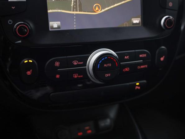 Kia Soul II Рестайлинг с пробегом 2018 года, цена 1 399 777 рублей, 207401 км, хэтчбек, Автокод Объявления