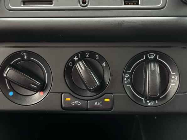 Volkswagen Polo V Рестайлинг с пробегом 2016 года, цена 960 000 рублей, 170225 км, седан, Автокод Объявления
