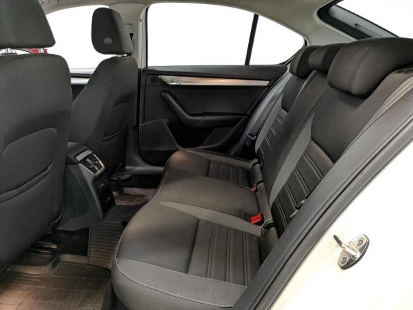 Skoda Octavia III (A7) Рестайлинг с пробегом 2019 года, цена 1 250 000 рублей, 171353 км, лифтбек, Автокод Объявления