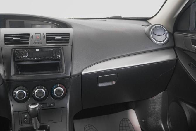 Mazda 3 II (BL) Рестайлинг с пробегом 2013 года, цена 959 000 рублей, 215000 км, седан, Автокод Объявления