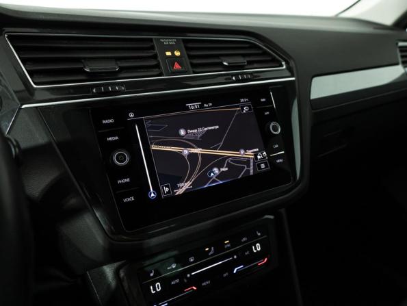 Volkswagen Tiguan II Рестайлинг с пробегом 2021 года, цена 2 579 777 рублей, 69793 км, внедорожник, Автокод Объявления