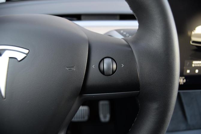 Tesla Model Y I с пробегом 2022 года, цена 3 595 000 рублей, 84750 км, внедорожник, Автокод Объявления