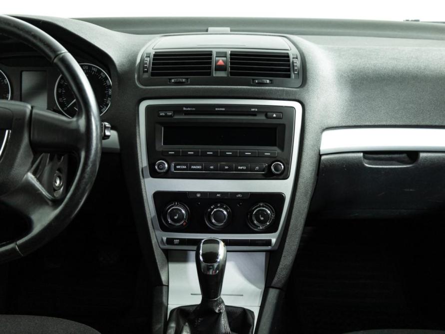 Skoda Octavia II (A5) Рестайлинг Санкт-Петербург  - изображение 15