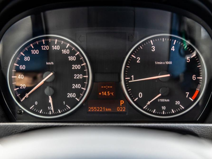 BMW 3 серии V (E90/E91/E92/E93) Рестайлинг Волгоград  - изображение 9