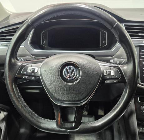 Volkswagen Tiguan II с пробегом 2019 года, цена 3 499 900 рублей, 136000 км, внедорожник, Автокод Объявления