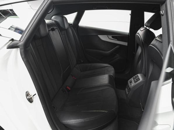 Audi A5 II (F5) Рестайлинг с пробегом 2019 года, цена 3 159 000 рублей, 127709 км, лифтбек, Автокод Объявления