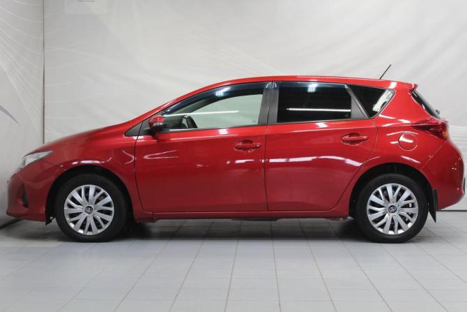 Toyota Auris II с пробегом 2013 года, цена 1 150 000 рублей, 122691 км, хэтчбек, Автокод Объявления