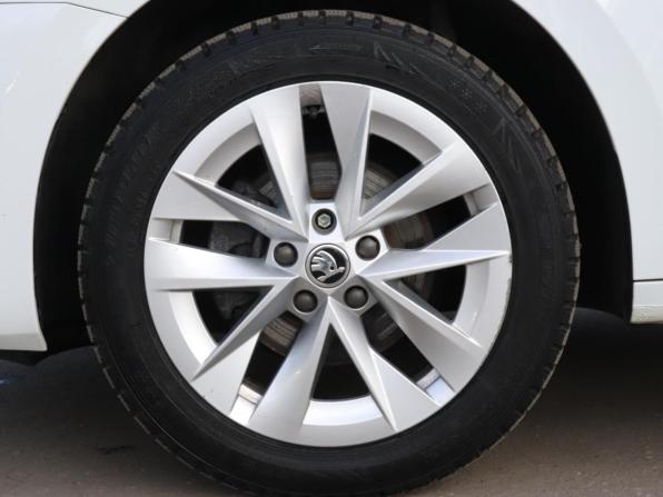 Skoda Octavia IV (A8) с пробегом 2020 года, цена 2 460 000 рублей, 97633 км, лифтбек, Автокод Объявления