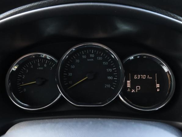 Renault Logan II Рестайлинг с пробегом 2019 года, цена 1 050 000 рублей, 60494 км, седан, Автокод Объявления
