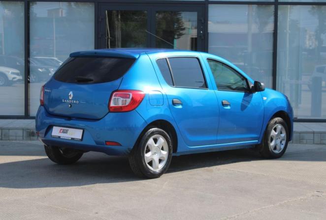 Renault Sandero II Рестайлинг с пробегом 2018 года, цена 899 000 рублей, 90502 км, хэтчбек, Автокод Объявления