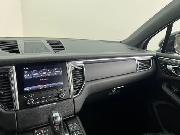 Porsche Macan I с пробегом 2018 года, цена 3 190 000 рублей, 113260 км, внедорожник, Автокод Объявления