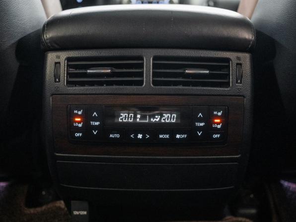 Toyota Land Cruiser 200 Series Рестайлинг 2 с пробегом 2015 года, цена 6 425 000 рублей, 120999 км, внедорожник, Автокод Объявления