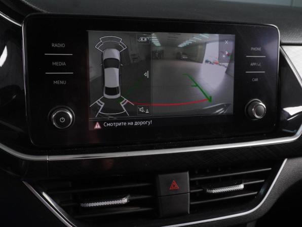 Volkswagen Polo VI с пробегом 2021 года, цена 1 599 000 рублей, 90275 км, лифтбек, Автокод Объявления