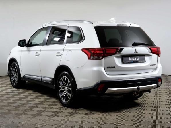 Mitsubishi Outlander III Рестайлинг 2 с пробегом 2017 года, цена 1 848 000 рублей, 130878 км, внедорожник, Автокод Объявления