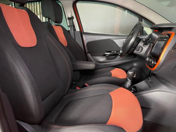 Renault Kaptur I с пробегом 2016 года, цена 1 249 000 рублей, 217920 км, внедорожник, Автокод Объявления